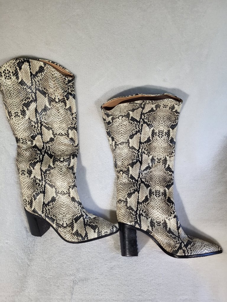 Schutz Cream And Gray Heeled Boots With Snakeskin Pattern - Size 8b
